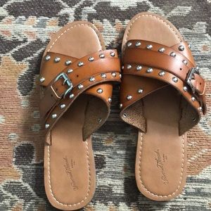Universal Thread brown studded slides